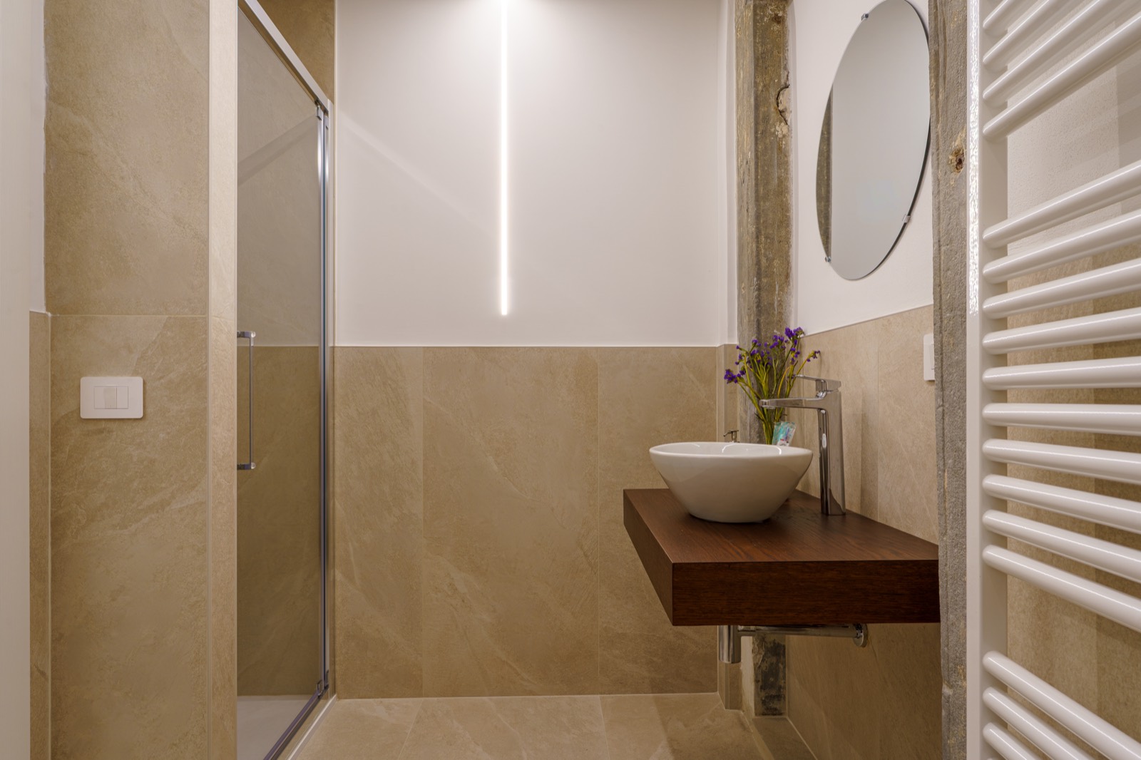 The bathroom with walk-in shower – Bergamo DiMora, Bergamo
