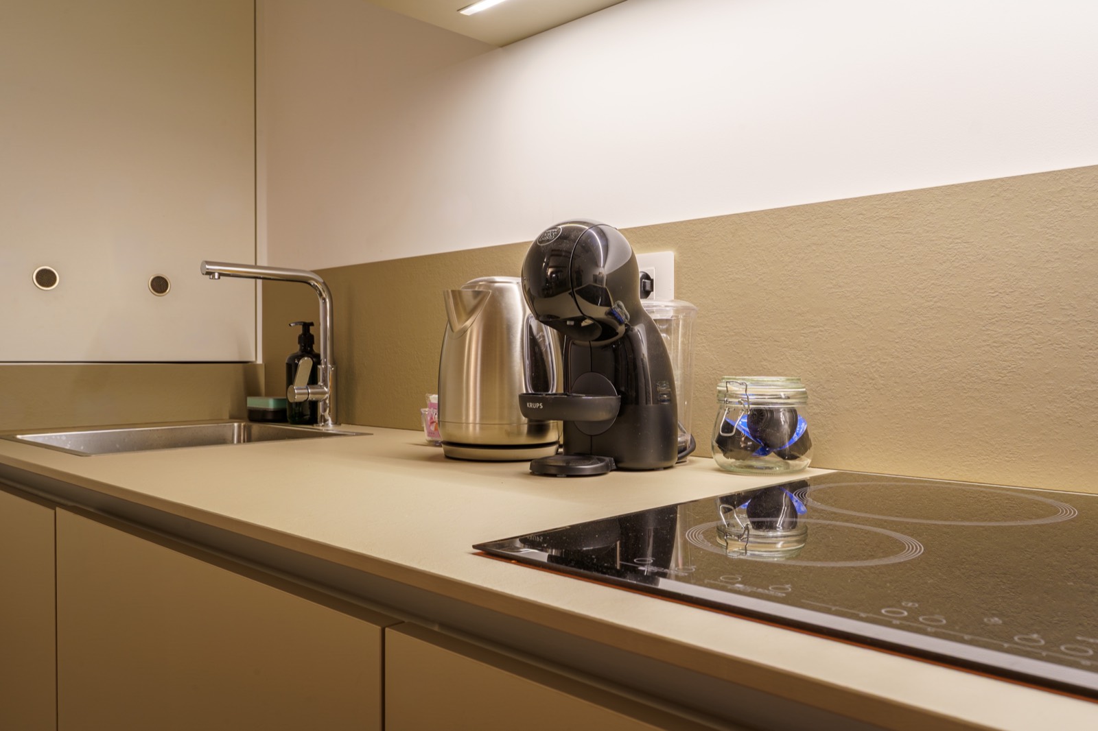 Induction hob, coffee machine and kettle – Bergamo DiMora, Bergamo