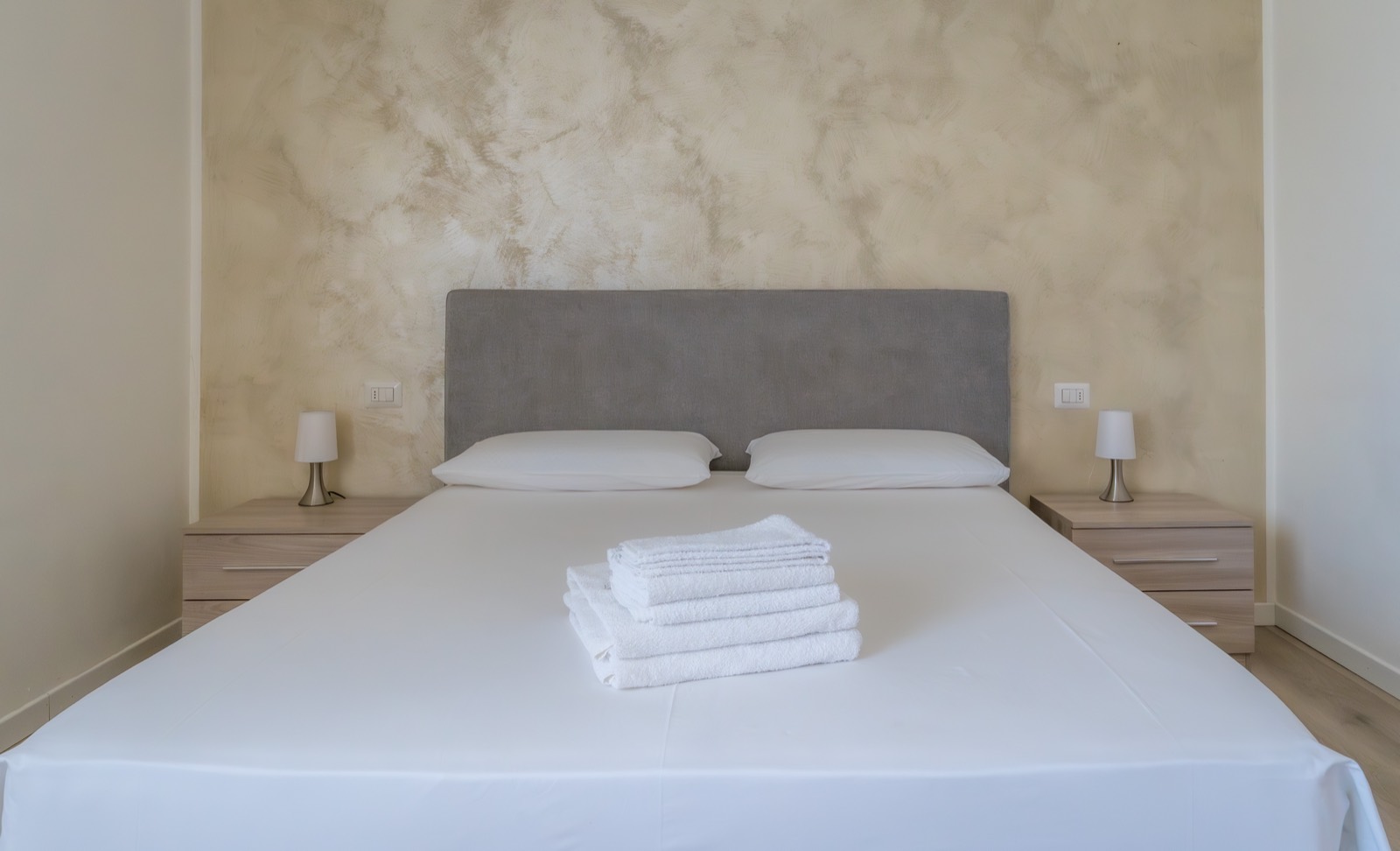 The first double bedroom – Bergamo Hideout, Bergamo
