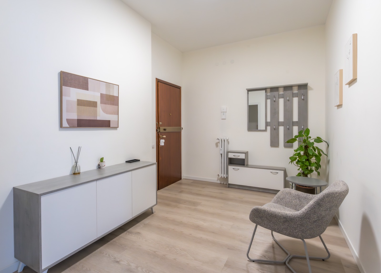 The entrance hall – Bergamo Hideout, Bergamo