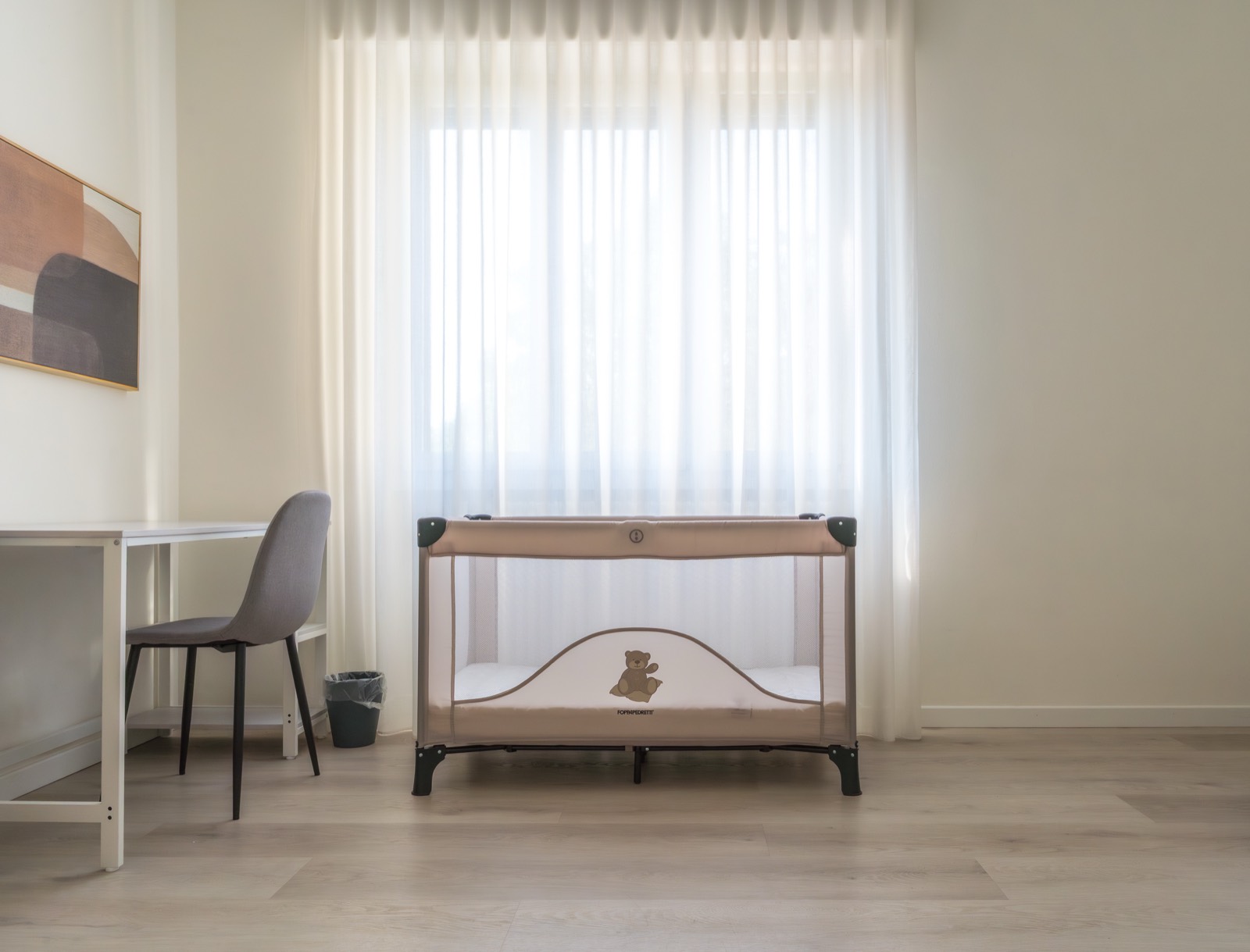 Travel cot for little ones, on request – Bergamo Hideout, Bergamo